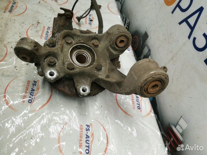 Кулак задний левый Honda Cr-V 2.0 R20A 2011