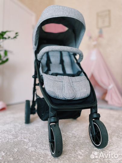 Кляска прогулочная Britax reomer b-angle M