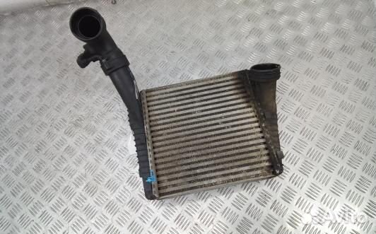 Радиатор интеркуллера volkswagen touareg 7L (UML12