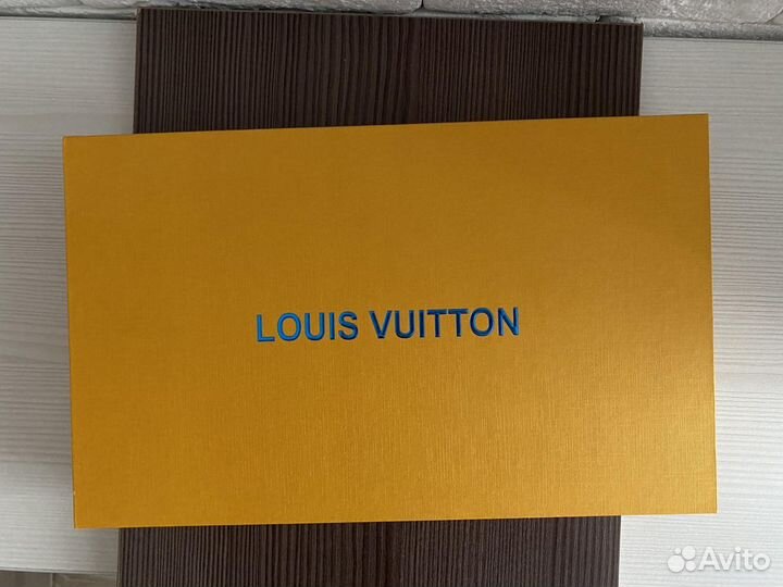 Коробка Louis Vuitton