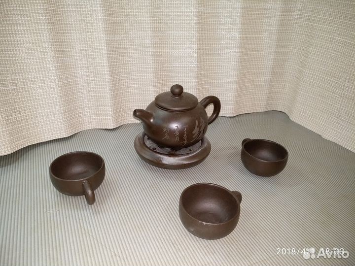 Миниатюрный чайник из исинской глины