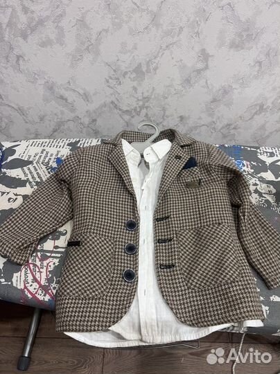 Костюм классический 3-ка на 2-3 года на мальчика