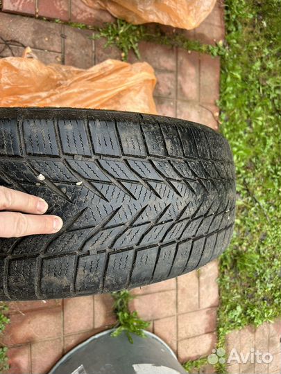 Centara Vanti Winter 215/55 R17