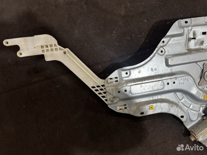 Задний левый стеклоподъемник Hyundai Elantra 3 XD