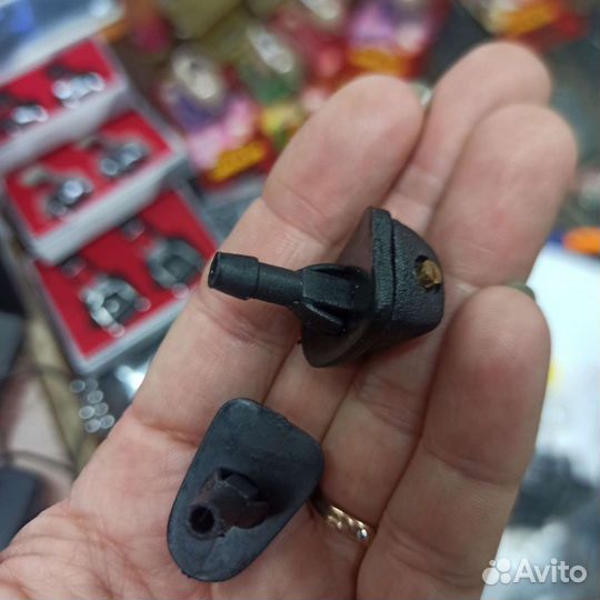 Форсунка омывателя веерная на защёлке