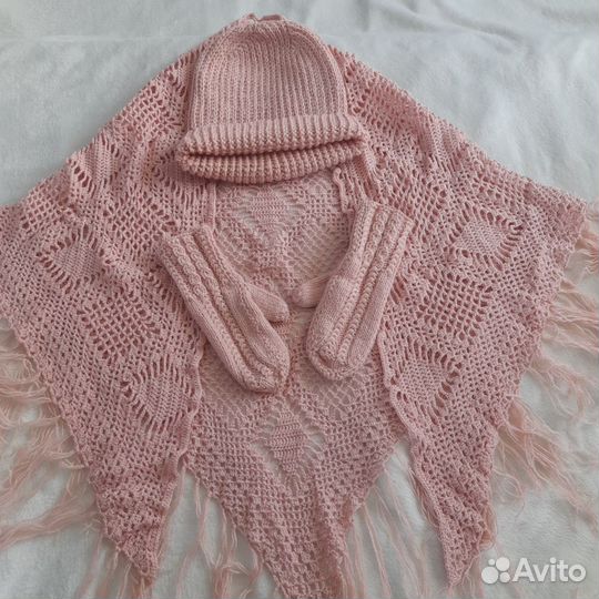 Комплект Платок шаль, шапка, варежки новый