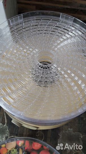 Сушилка для овощей starwind SFD2520, новая