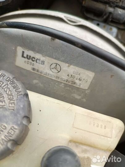 Вакумник на мерседес w202 2.8л
