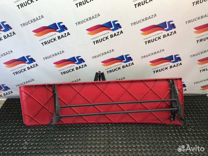 Спойлер кабины левый