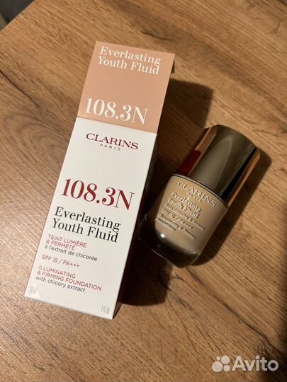 Крем тональный clarins everlasting youth fluid