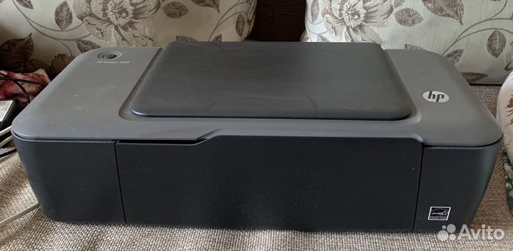 Цветной принтер HP Deskjet 1000