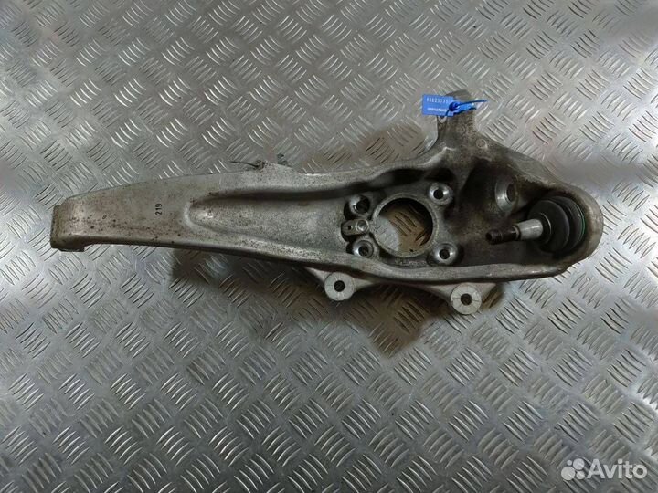 Кулак передний левый BMW 5 F07/F10/F11 рест. 2015