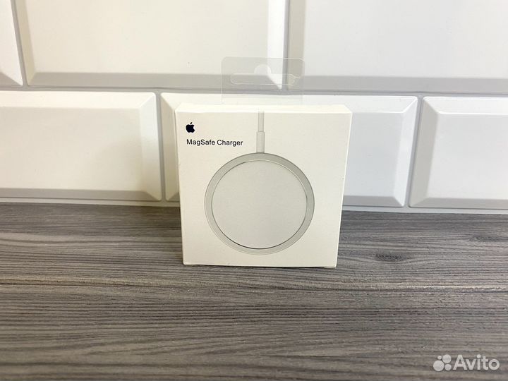 Apple MagSafe Charger (беспроводная зарядка)