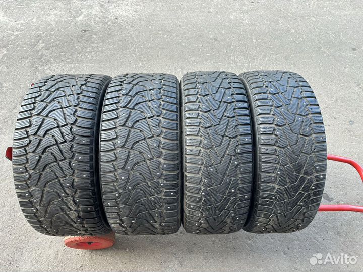 Pirelli Ice Zero 245/40 R20 и 275/35 R20