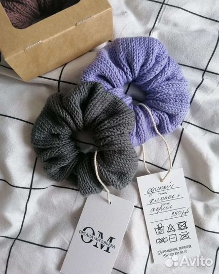 Резинка для волос вязаная