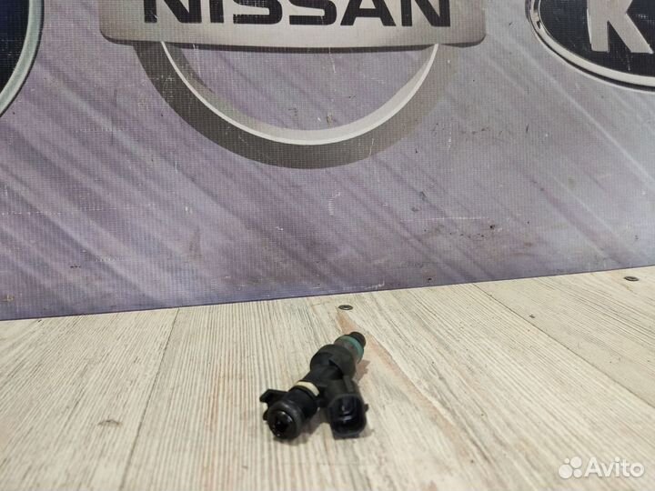 Форсунка топливная Nissan almera N16