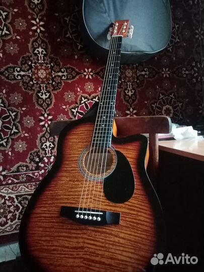 Акустическая гитара