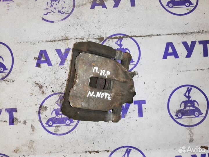 Суппорт передний правый Ниссан Ноут