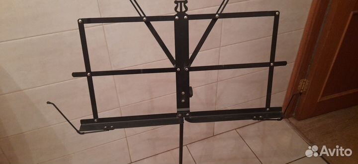 Пюпитр и подставка