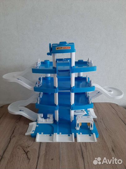 Парковка Полесье