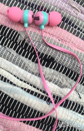 Проводные наушники