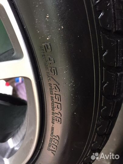 Goodyear UltraGrip 8 245/45 R18