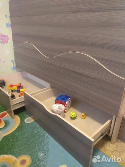 Двухъярусная кровать