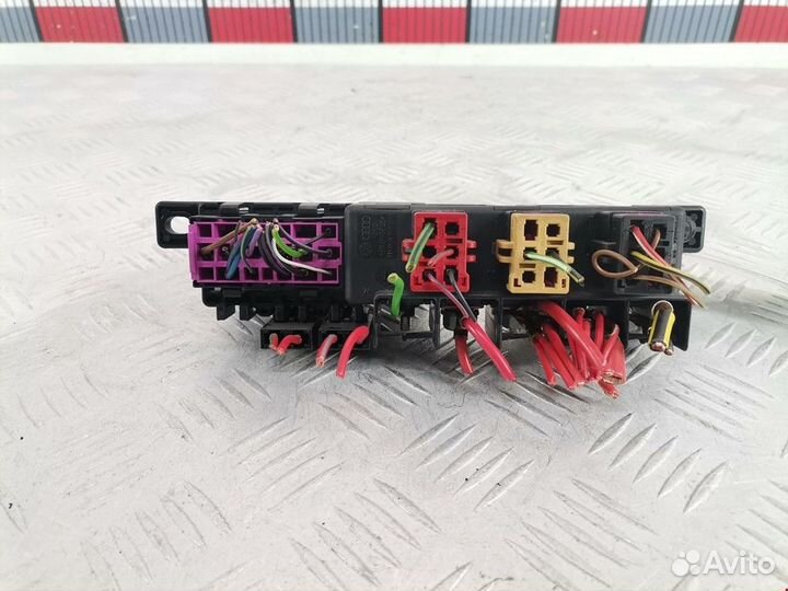 Блок реле Volkswagen Passat B5 рест. 2002