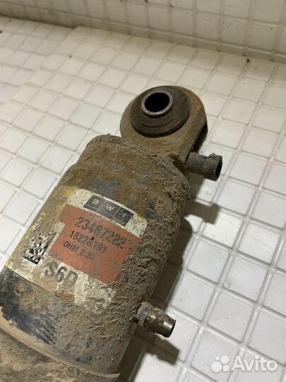 Амортизатор задний правый Cadillac Escalade 3