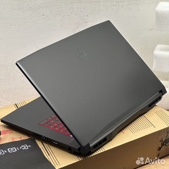 Новый MSI 17.3 144Hz I5-12450H/16GB/RTX 3050/SSD