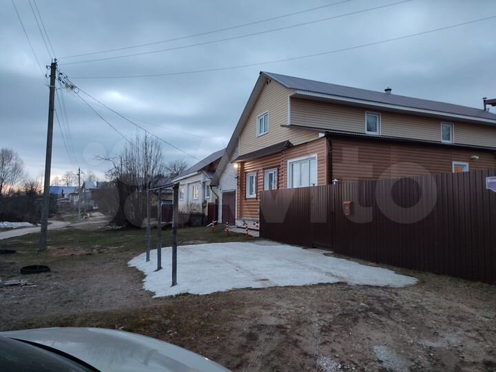 Дом 200 м² на участке 16 сот.