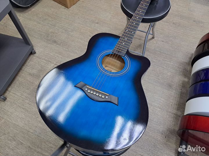 Гитара акустическая синяя с металлическими струн