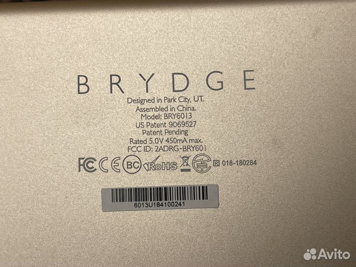 Клавиатура с креплением для планшета