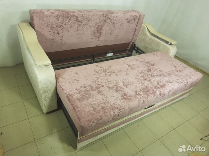 Диван на металлокаркасе