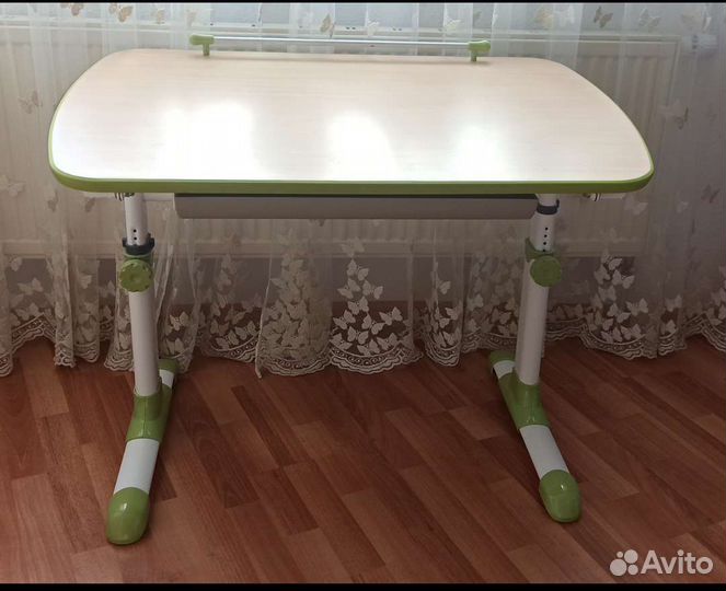 Детский стол