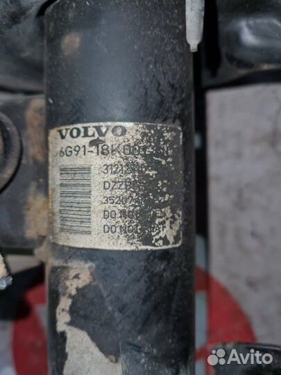 Комплект стоек передний Volvo V70 B5254T6 2009