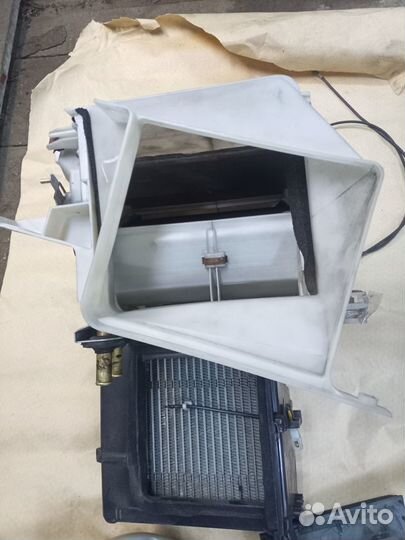 Печка на Митсубиси Делика PD8W. PE8W