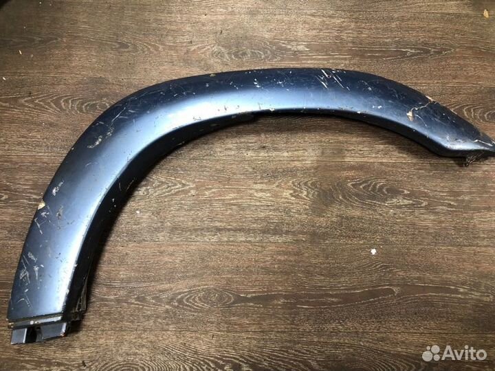 Накладка на крыло передняя правая Toyota Land