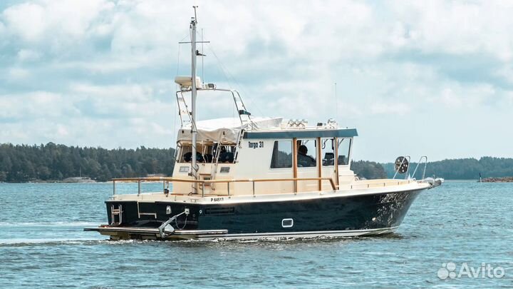 Катер с кабиной Targa 31 FLY