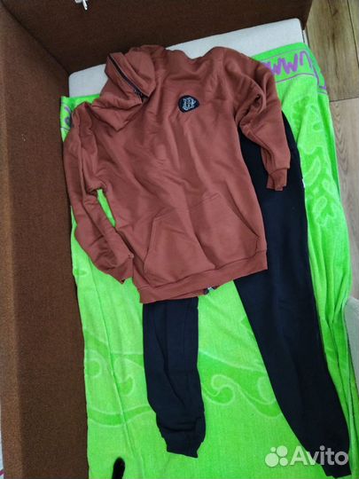 Спортивный костюм женский