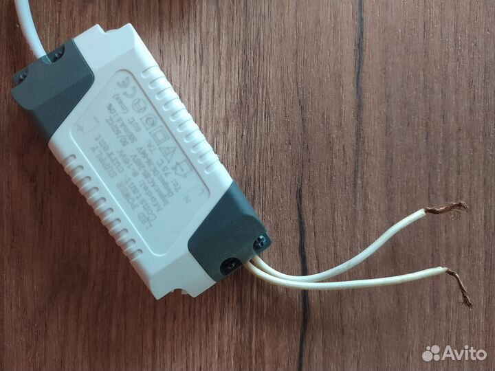 Светильник встраиваемый потолочный