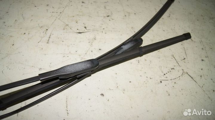 Поводок + щётка стеклоочистителя F комплект (правы