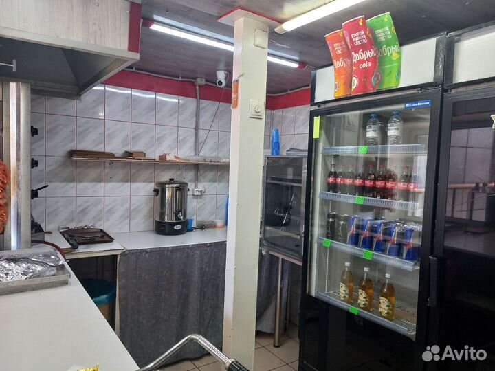 Шаурма в очень проходном месте