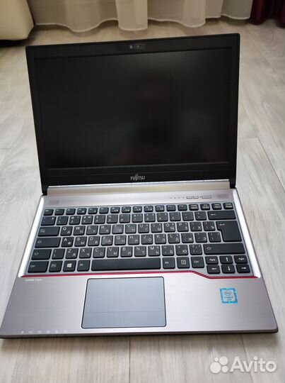 Ноутбук Fujitsu lifebook E736