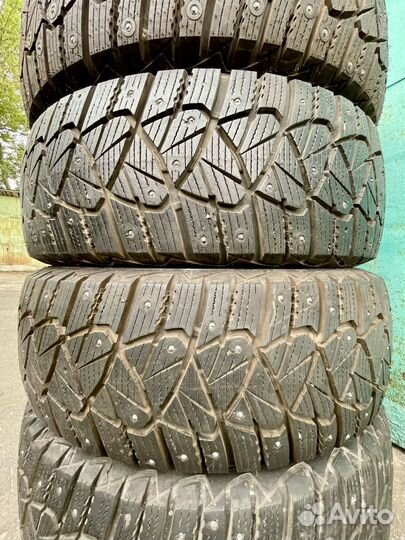 Goodyear Ultragrip 600 215/65 R16 98T