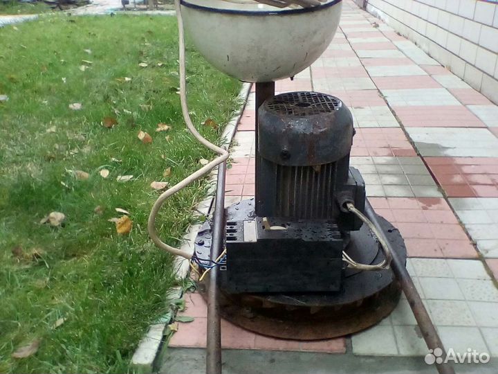 Зерно дробилка