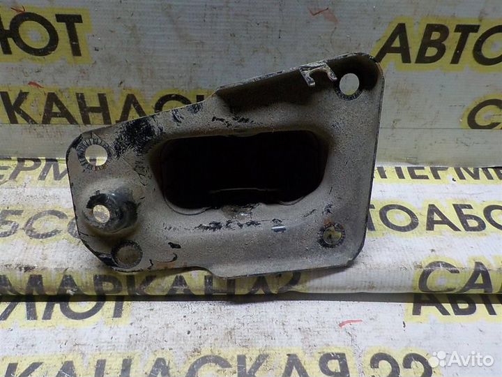 Кронштейн (п.з.к.) Volkswagen Jetta VI (1B) 2011