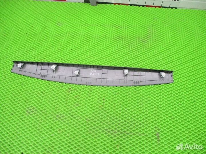 Обшивка двери багажника Kia Sorento 2 (XM)