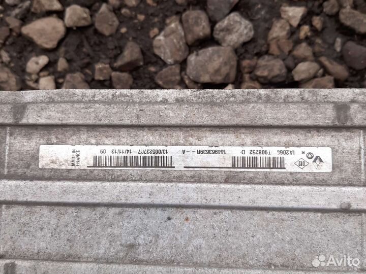 Радиатор интеркулера Рено Сценик 3 Меган 3