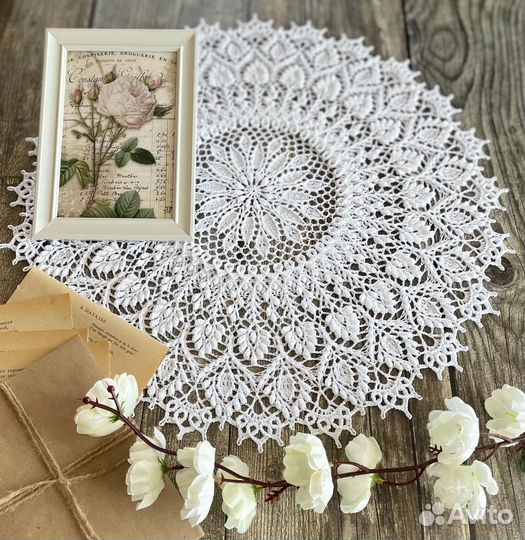 Салфетка кружевная белая